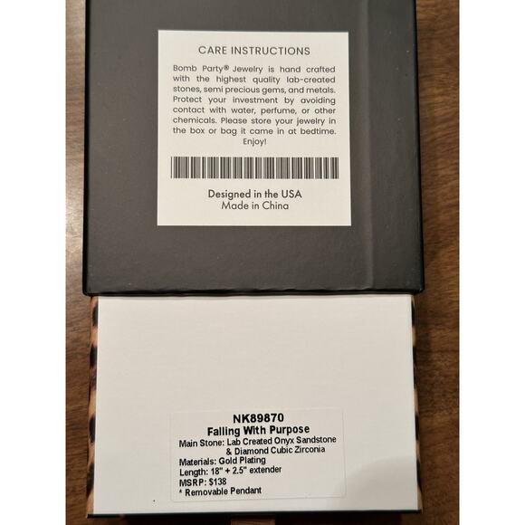 Bomb Party UNTAMED "Falling With Purpose" Necklace on Onyx Sandstone on Gold - Picture 3 of 3